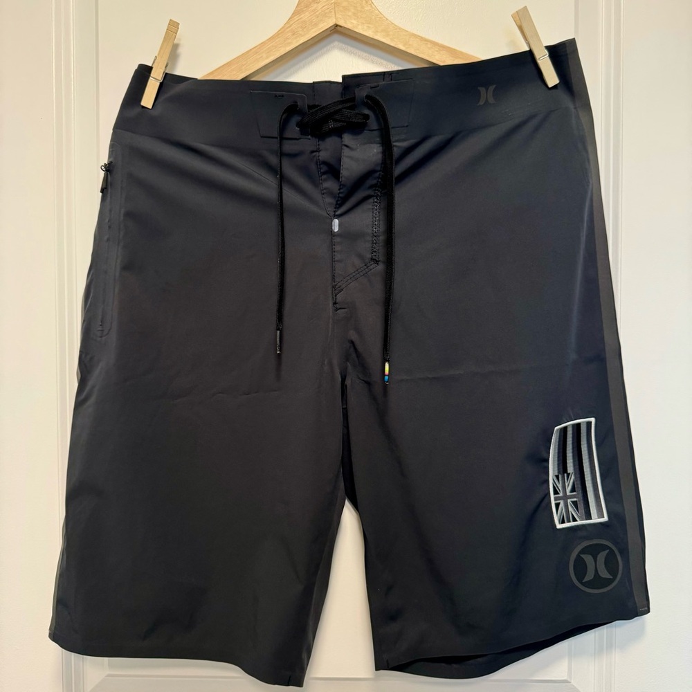 Hurley Phantom board shorts, Hawaii Flag limited edition, size medium